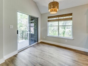2000 Westfalian Trail in Austin, TX - Building Photo - Building Photo