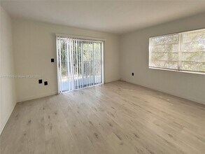12215 W Dixie Hwy in North Miami, FL - Building Photo - Building Photo