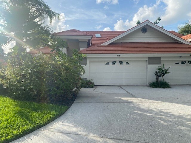 3191 Lake Park Ln in Sarasota, FL - Building Photo