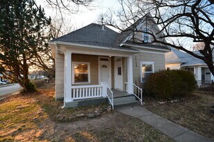 627 S New Ave in Springfield, MO - Building Photo