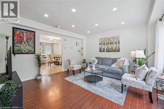 187 Cedarvale Crescent in Waterloo, ON - Building Photo - Building Photo