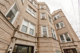 2837.5 N Sawyer Ave in Chicago, IL - Building Photo