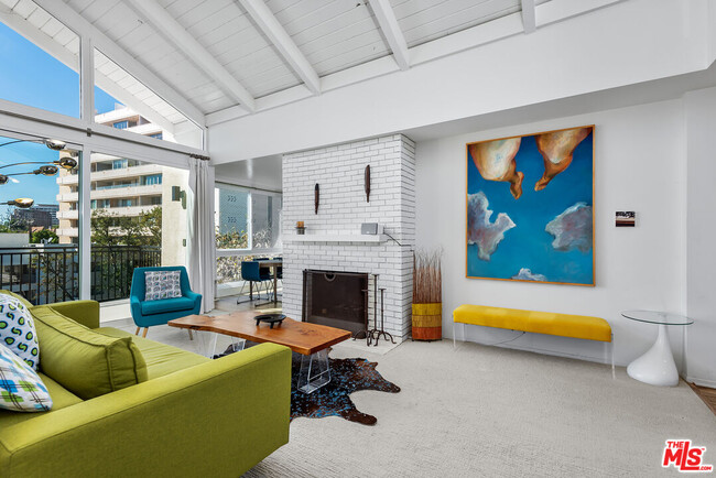 1340 S Beverly Glen Blvd in Los Angeles, CA - Building Photo - Building Photo