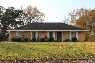 12339 Armstrong Dr in Baton Rouge, LA - Foto de edificio - Building Photo