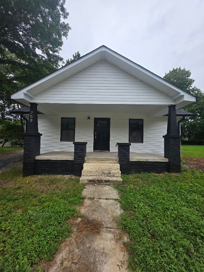 259 S Walnut Ave