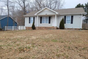 815 Shelton Cir in Clarksville, TN - Building Photo