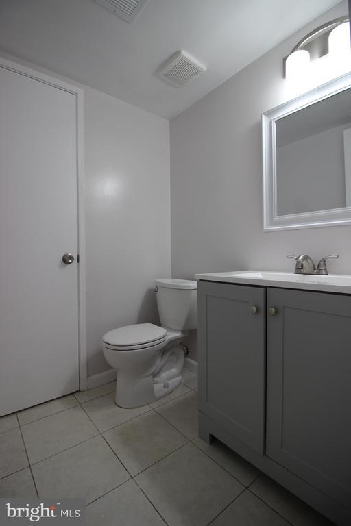 2432 Glengyle Dr in Vienna, VA - Building Photo - Building Photo