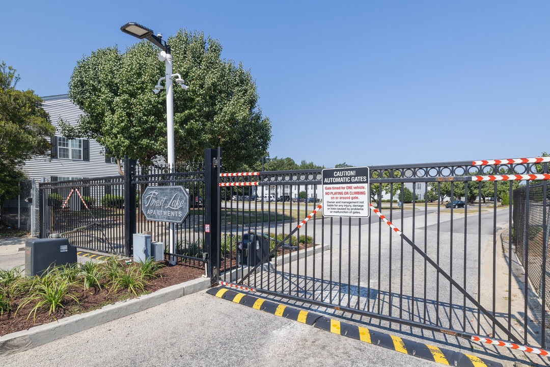 Forest Lake Apartments in Florence, SC - Building Photo