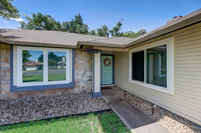 1600 Hatch Rd in Cedar Park, TX - Building Photo - Building Photo