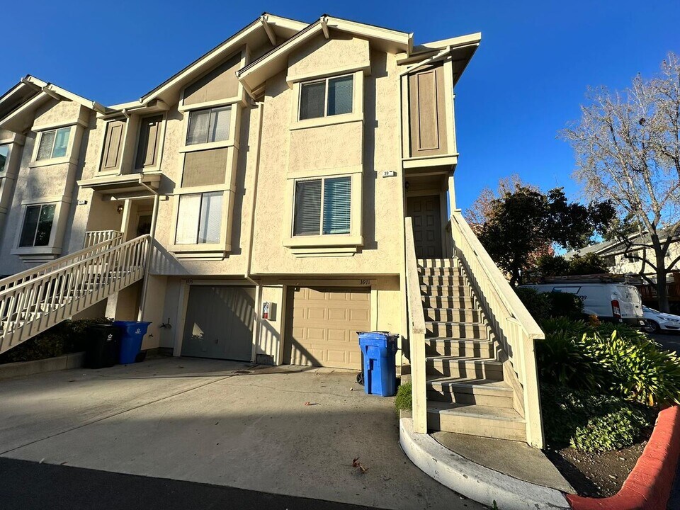 3971 Wildflower Cmn in Fremont, CA - Building Photo