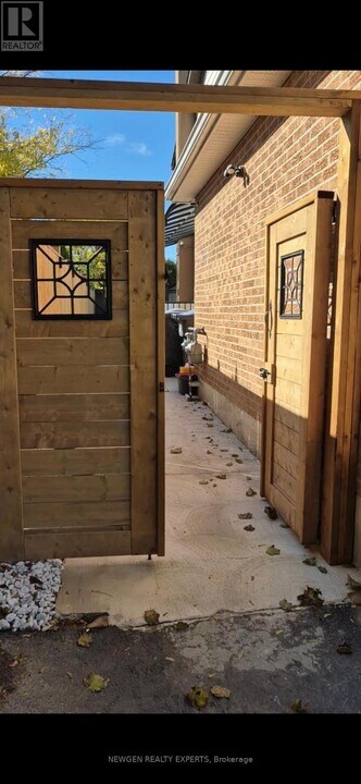 182 Skegby Rd in Brampton, ON - Building Photo