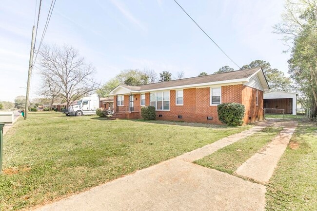 143 Morris St in Fort Valley, GA - Building Photo - Building Photo