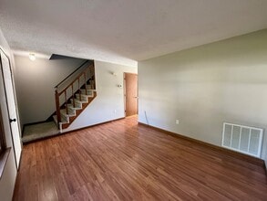 153 Oakcrest Cir in Bristol, VA - Building Photo - Building Photo