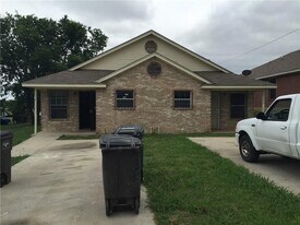 1504 E Mulkey St in Fort Worth, TX - Building Photo