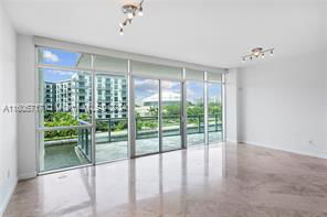 1090 NW N River Dr in Miami, FL - Foto de edificio - Building Photo