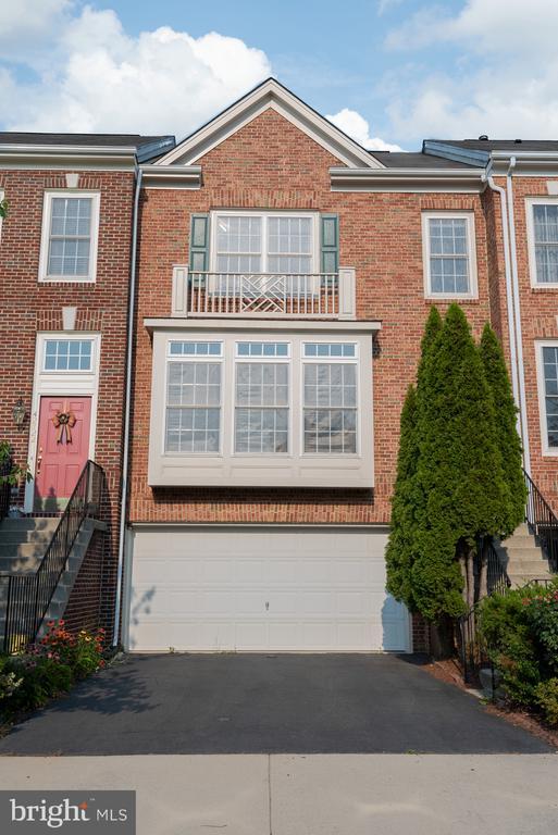 property at 42724 Rolling Rock Square