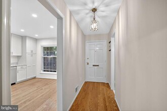 4843 Sangamore Rd in Bethesda, MD - Building Photo - Building Photo
