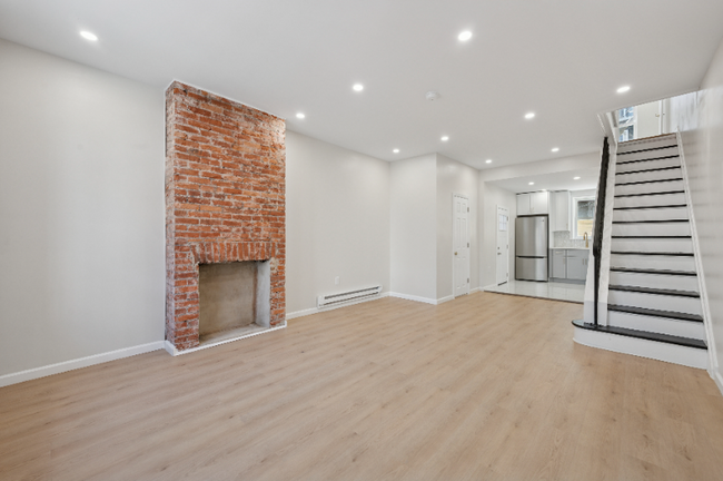 property at 1828 W Seybert St