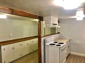 105 W 2nd St Lower in Yamhill, OR - Foto de edificio - Building Photo