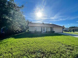 13326 Currituck Dr N in Jacksonville, FL - Building Photo