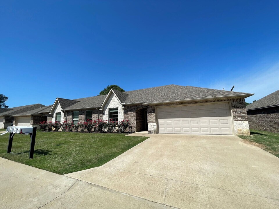 1750 Centennial Pkwy in Tyler, TX - Building Photo