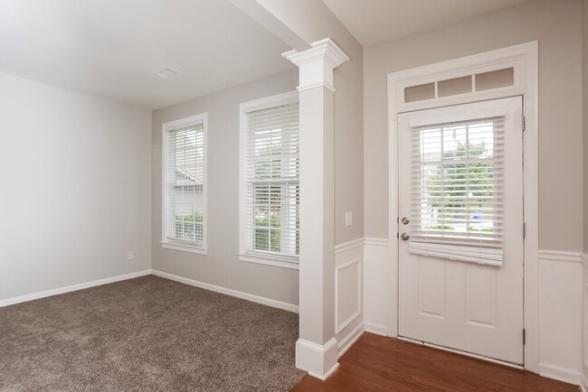 2528 Mockingbird Ln in Locust Grove, GA - Foto de edificio - Building Photo