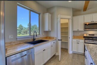 27 Roosevelt Dr in Pagosa Springs, CO - Building Photo - Building Photo