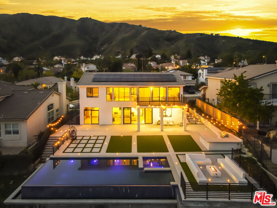 17764 Sidwell St in Los Angeles, CA - Building Photo