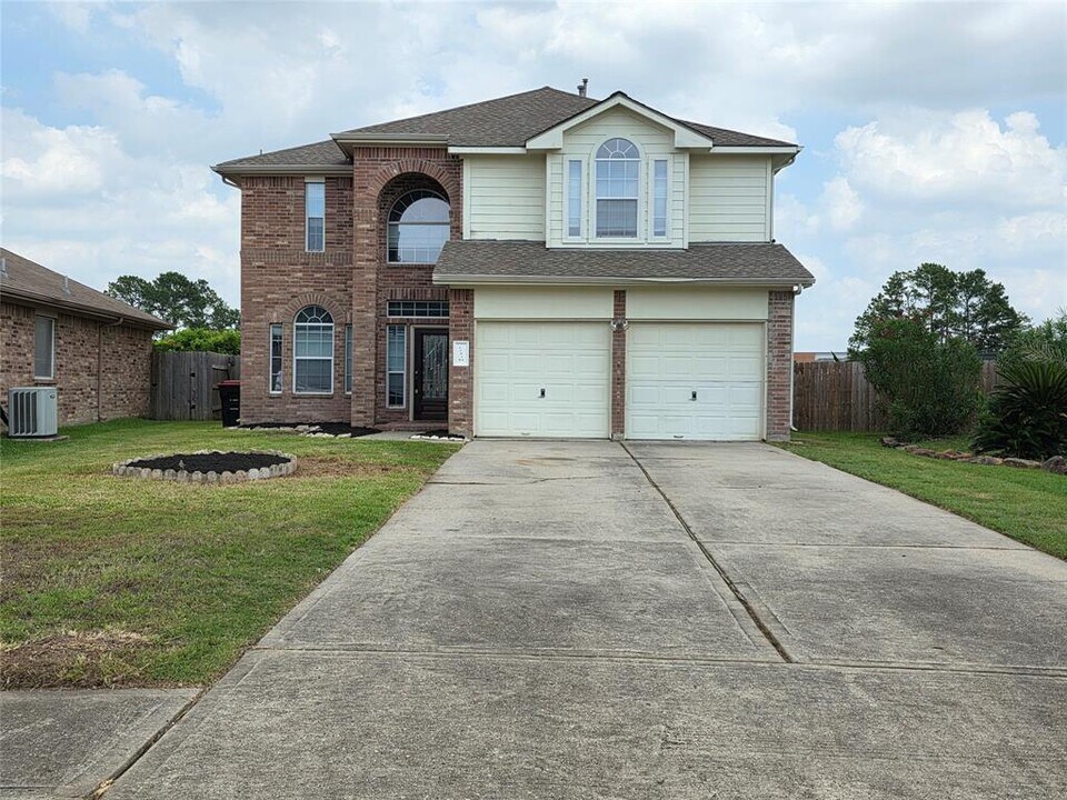 12814 Mills Crossing Ln in Houston, TX - Building Photo