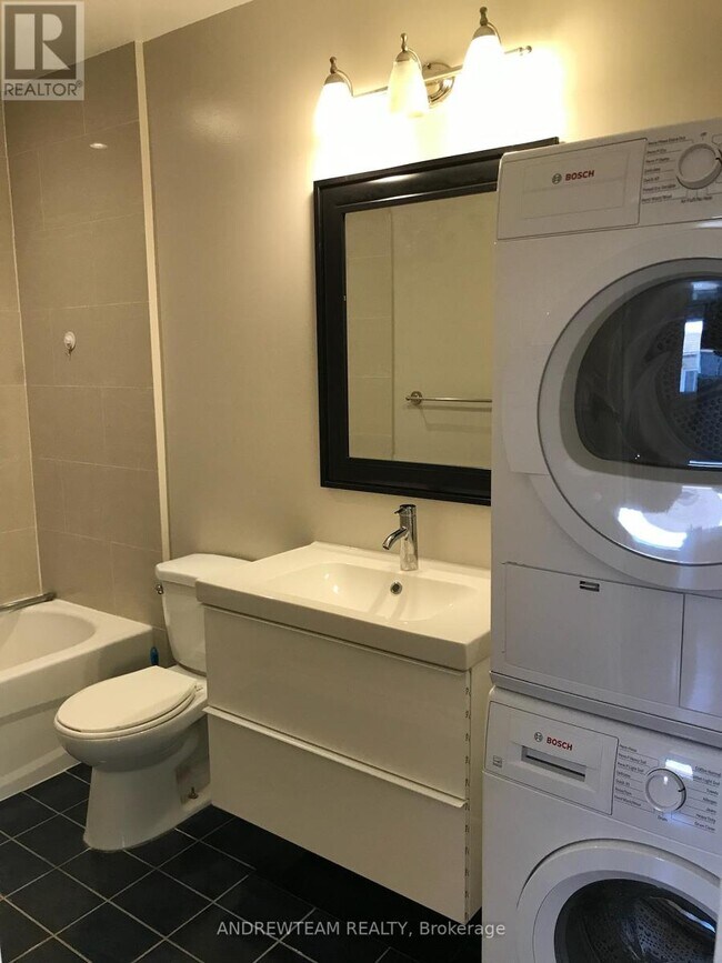 4238 Greybrook Crescent in Mississauga, ON - Building Photo - Building Photo