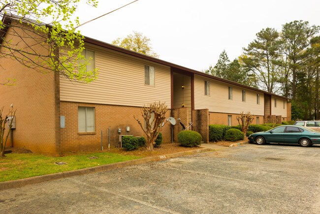 Northside Terrace Apartments in Opelika, AL - Building Photo - Building Photo