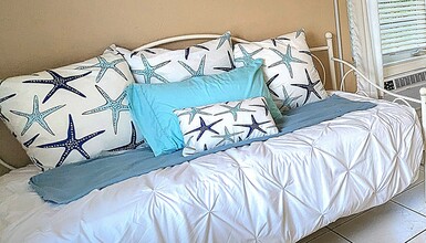 1736 Dewey St, Unit D in Hollywood, FL - Foto de edificio - Building Photo