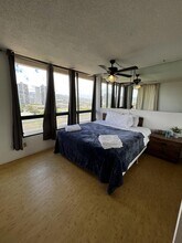 2121 Ala Wai Blvd in Honolulu, HI - Building Photo - Building Photo