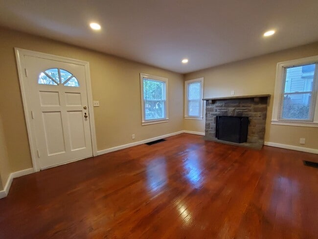 property at 2844 Grace Ave