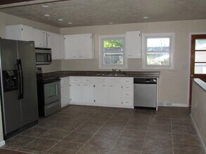 3937 Lakeview Dr in Rapid City, SD - Building Photo - Building Photo