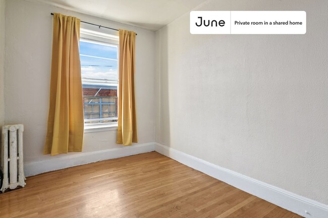 Private bedroom in 4 bed/1 bath Home in Boston, MA - Building Photo - Building Photo
