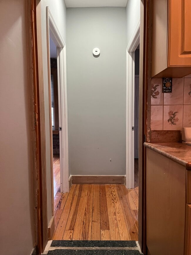 3432 38th St, Unit First floor in Long Island City, NY - Building Photo - Building Photo