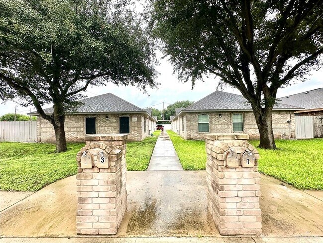 property at 2206 Moonlight Ln