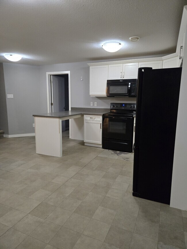 4563 James Hill Rd in Regina, SK - Building Photo - Building Photo