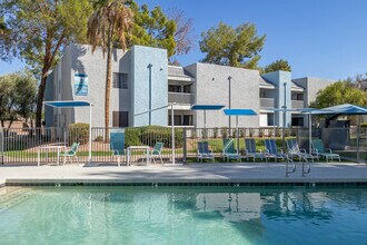 Park Vista in Phoenix, AZ - Building Photo - Building Photo