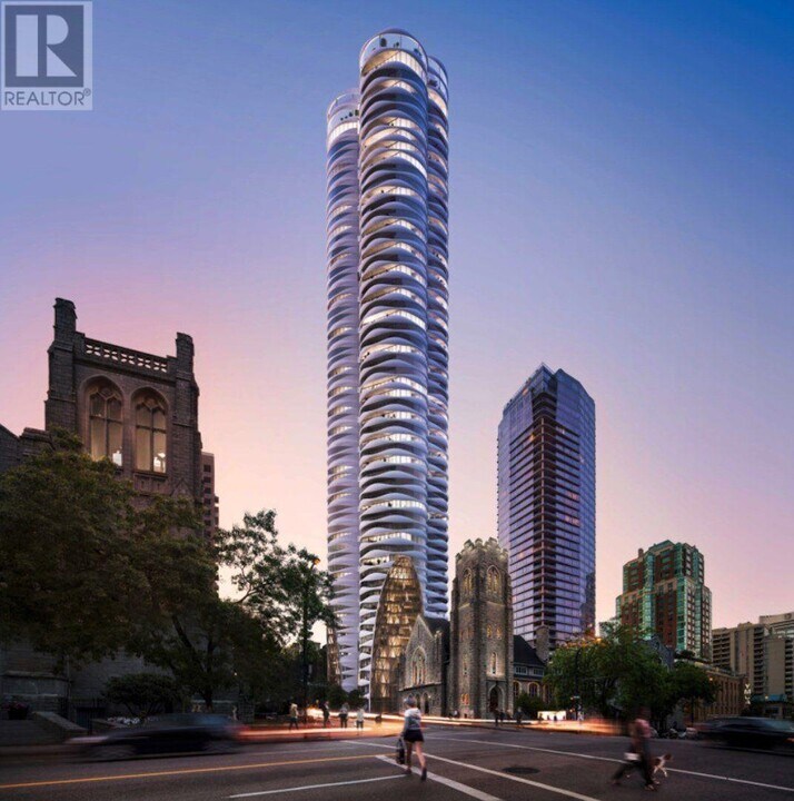 1019-1019 Nelson St in Vancouver, BC - Building Photo