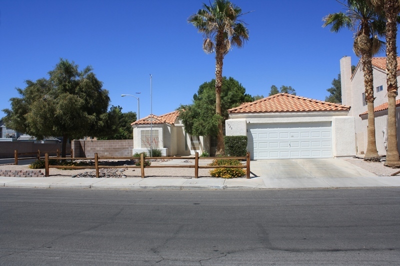 1720 Navarre Ln in Henderson, NV - Building Photo