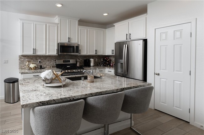 965 Nevada State Dr in Henderson, NV - Building Photo - Building Photo