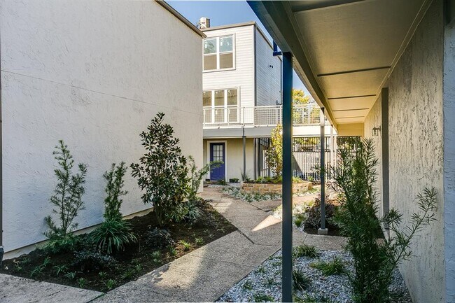 2902 Douglas Ave-Unit -101 in Dallas, TX - Building Photo - Building Photo