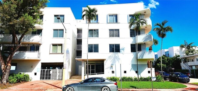 7601 Dickens Ave in Miami Beach, FL - Building Photo - Building Photo