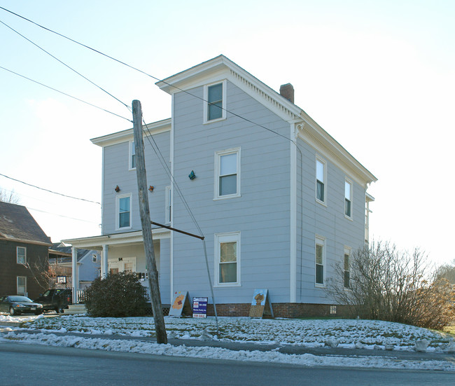 64 Elm St in Auburn, ME - Building Photo - Building Photo