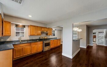 5723 Bogart Dr in San Antonio, TX - Foto de edificio - Building Photo