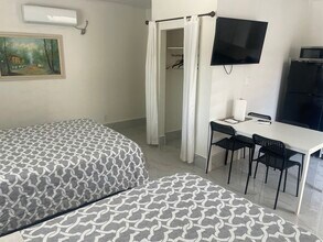 12619 Emelita St, Unit Geust House in Valley Village, CA - Building Photo - Building Photo