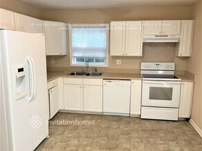 7291 Executive Cir in Denver, NC - Building Photo - Building Photo