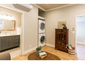 198 E 1st Ave in Chico, CA - Building Photo - Building Photo